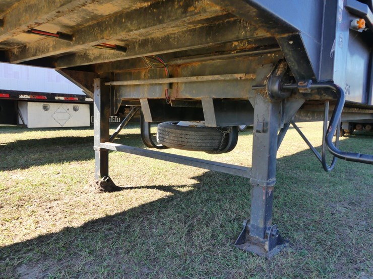 2015-goose-neck-cattle-trailer-image-15