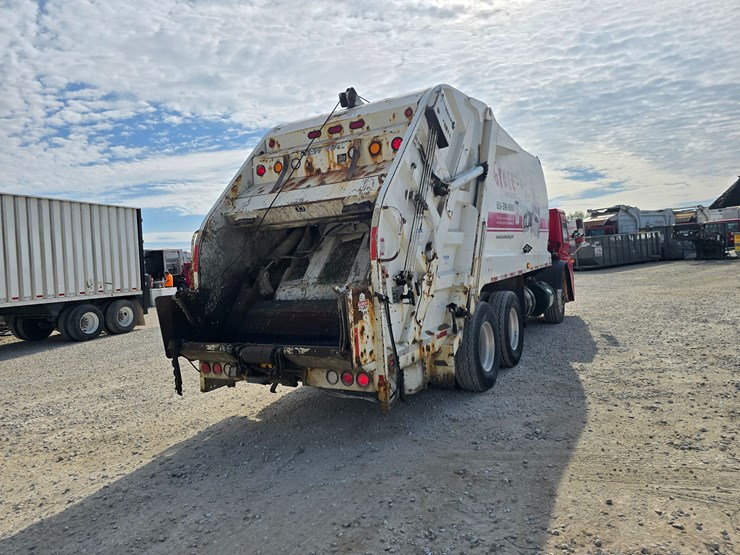 2001-mack-le613-image-22