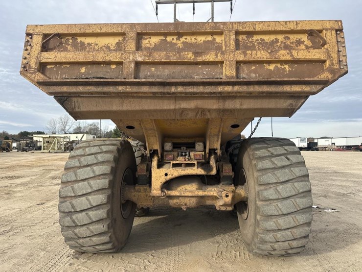 2005-caterpillar-740-image-4