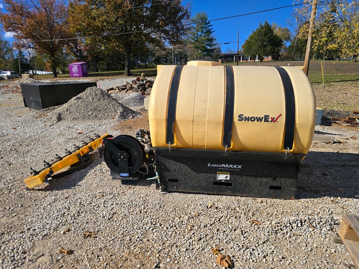 #22370-•-1200-gallon-snowex-liquimaxx-spray-rig-image-5