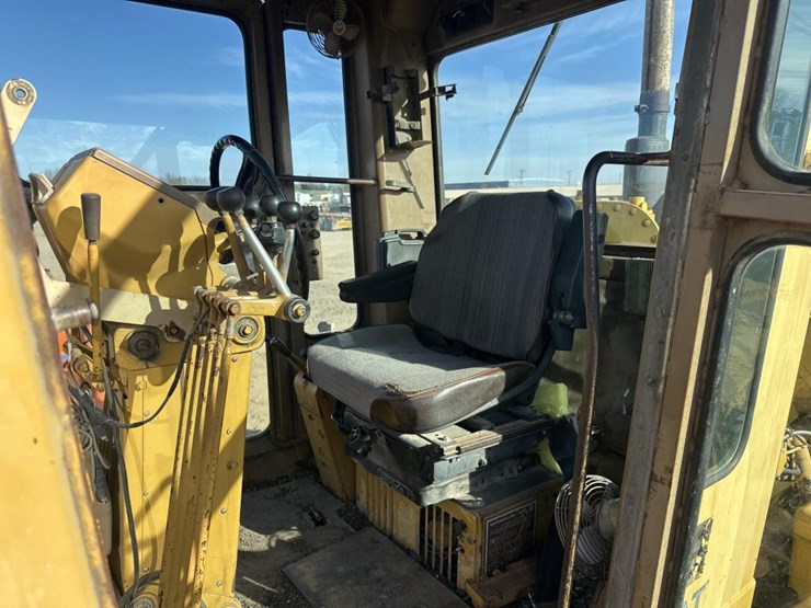 1984-caterpillar-140g-image-40