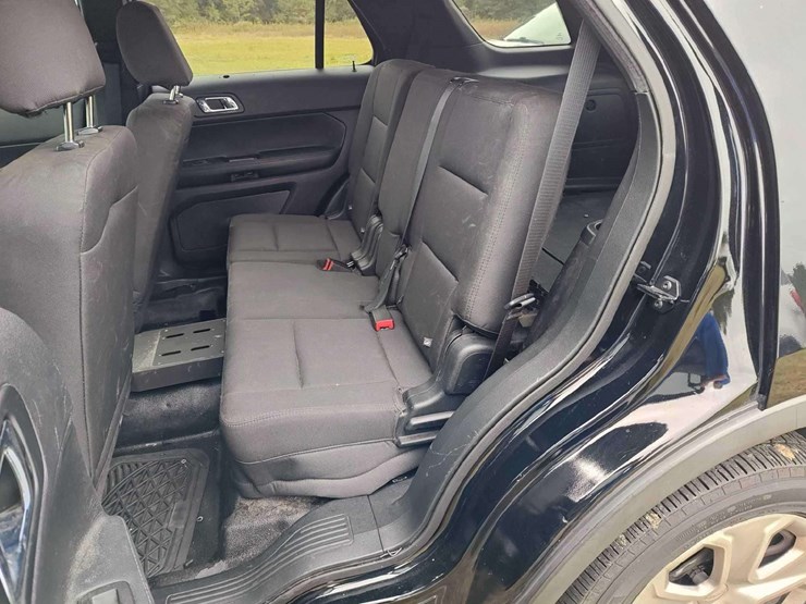 2018-ford-explorer-image-31