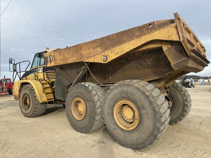 2005-caterpillar-740-image-3