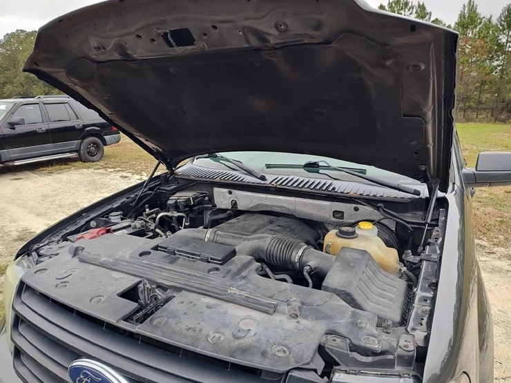 2016-ford-expedition-image-16