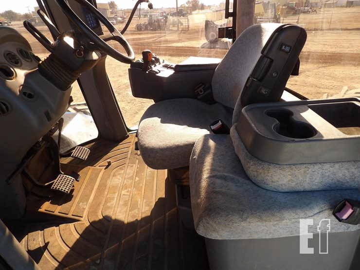 new-holland-t9040-image-28