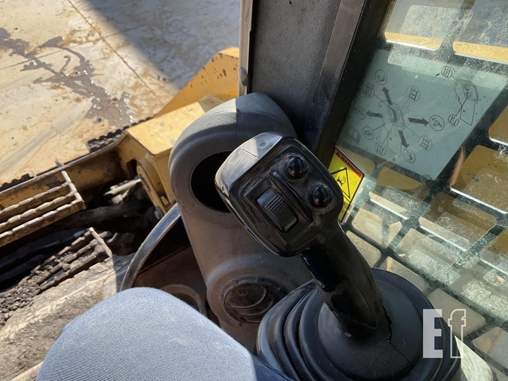 2018-caterpillar-272d2-xhp-image-17