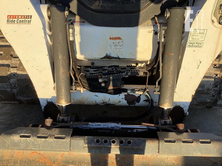 2020-bobcat-t870-image-10