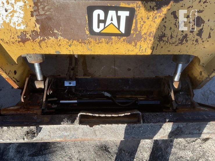 2014-caterpillar-272d-xhp-image-10