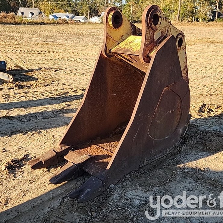 30" Bucket 3 1/2" Pin to suit Excavator