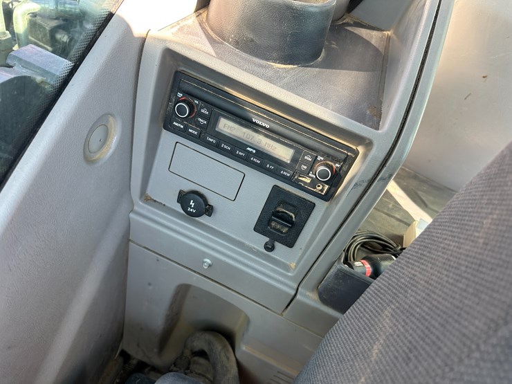 #32825-•-volvo-ec200e-crawler-excavator-image-94