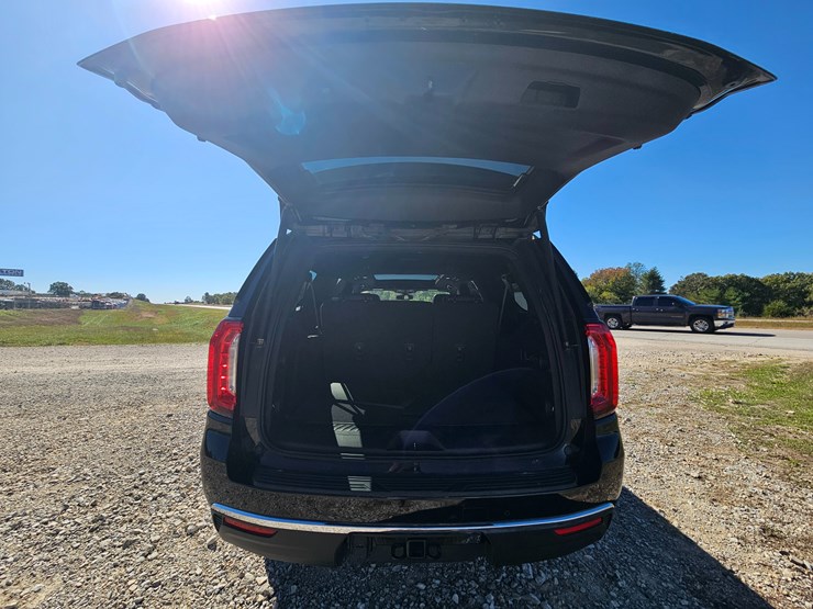 2022-gmc-yukon-xl-image-52