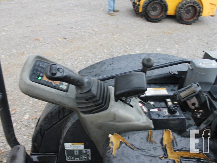 yanmar-vio25-image-11