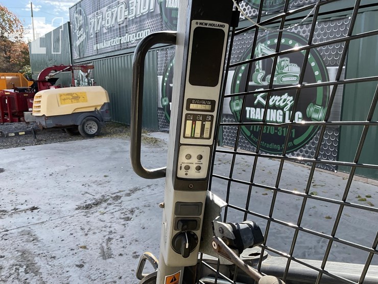 2018-new-holland-c232-image-17