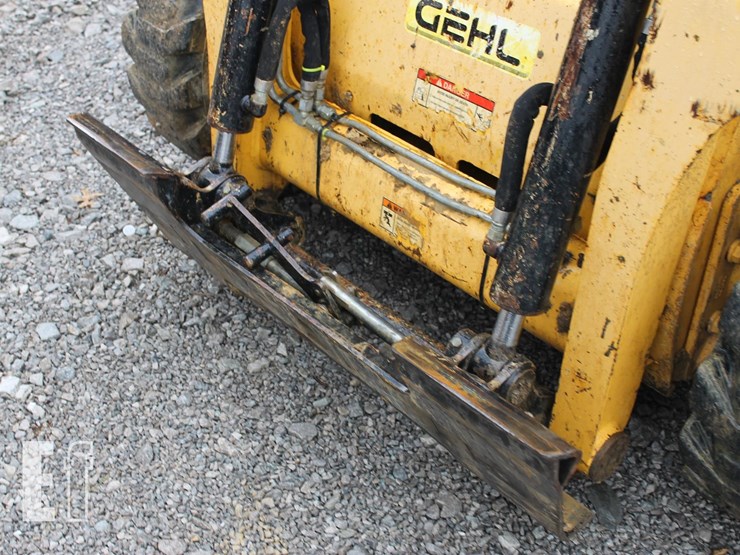 2019-gehl-r165-image-3