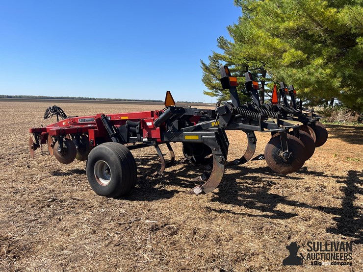 case-ih-530b-ecolo-tiger-9-shank-disk-ripper-image-7