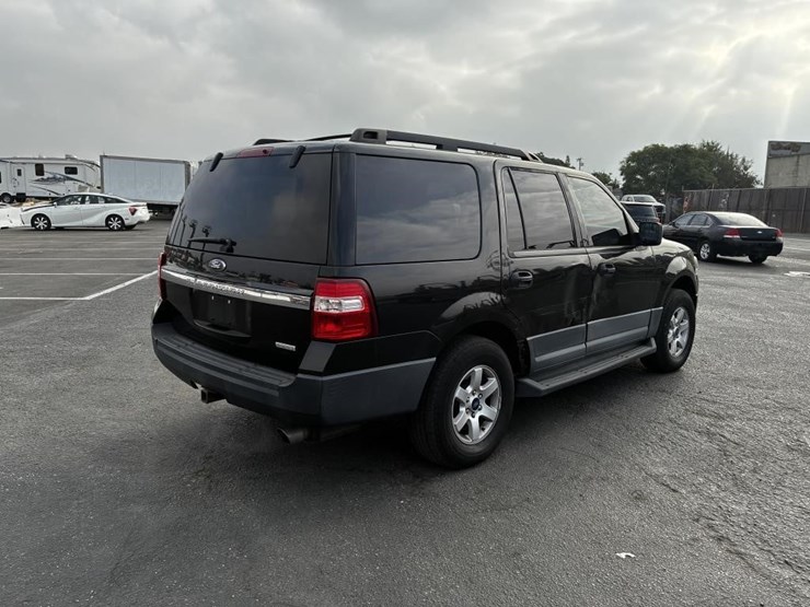 2015-ford-expedition-image-3