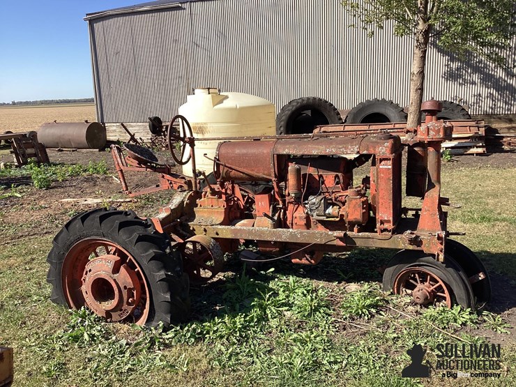 farmall-2wd-tractor-image-4