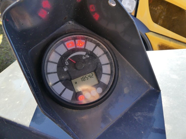 2021-deere-204l-image-19