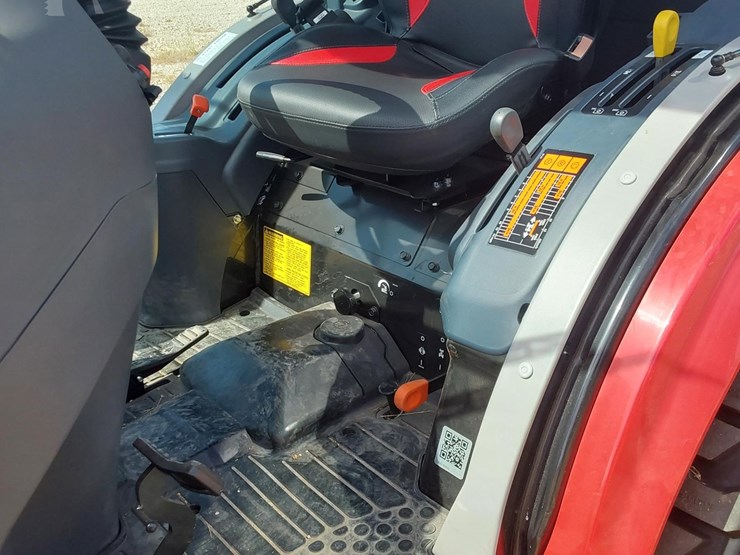 2023-mahindra-1635-hst-image-18