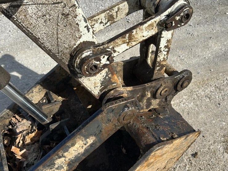 takeuchi-tb145-image-13