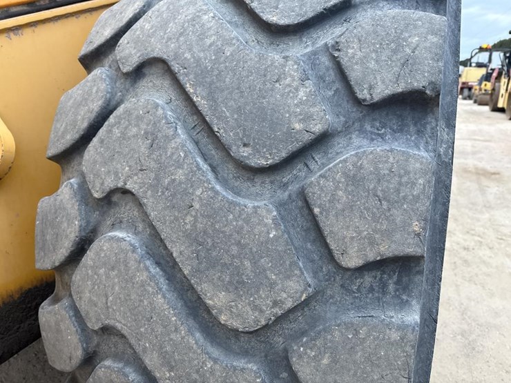 #1911-•-2004-volvo-220e-loader-image-64