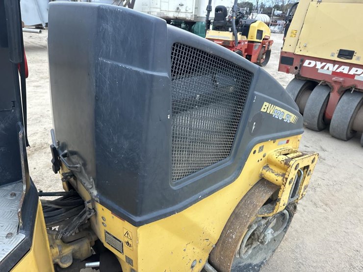 2015-bomag-bw120-image-15