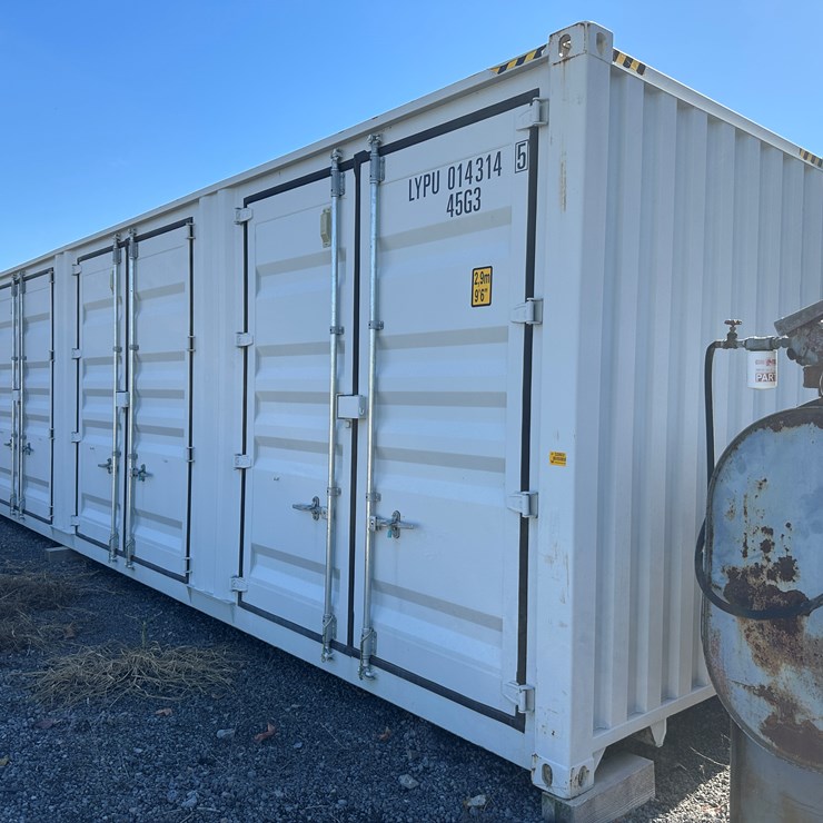 #32803 • 40' Shipping Container LYPU0143145