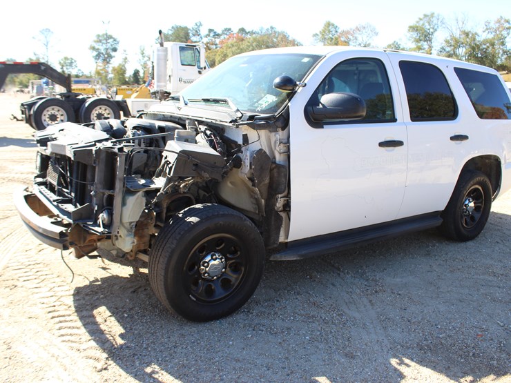 2013-chevrolet-tahoe-image-1