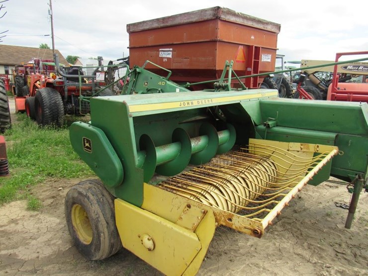 john-deere-337-image-5