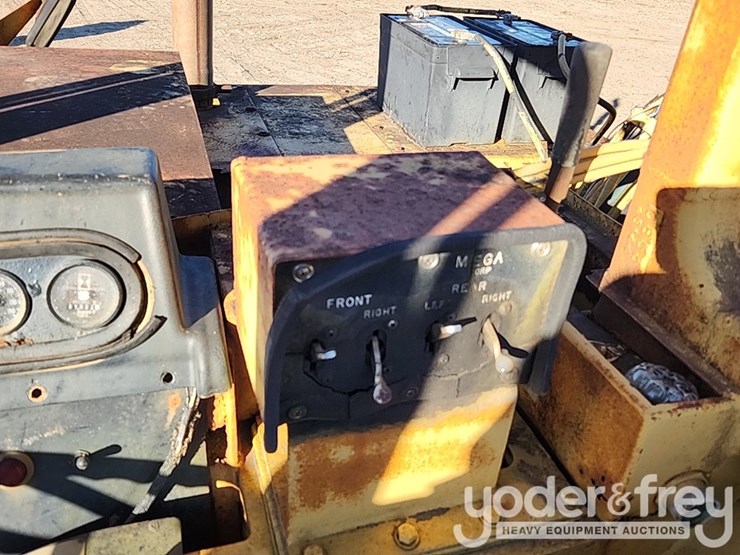 1990-caterpillar-613c-image-32