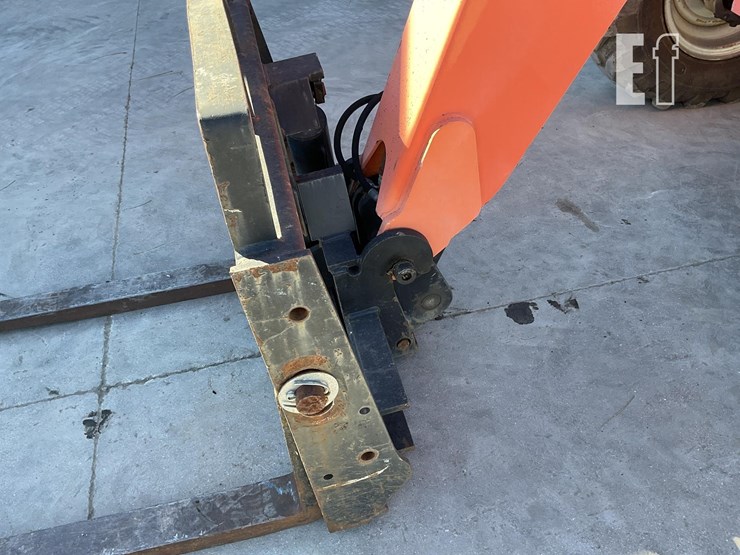 2006-lull-644e-42-image-10