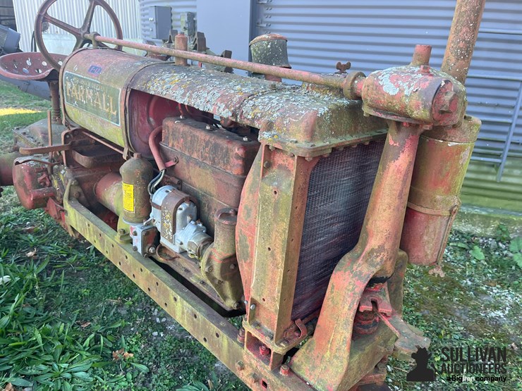 farmall-f-12-2wd-tractor-image-12
