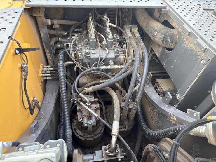 #1881-•-2020-volvo-ec480e-excavator-image-44