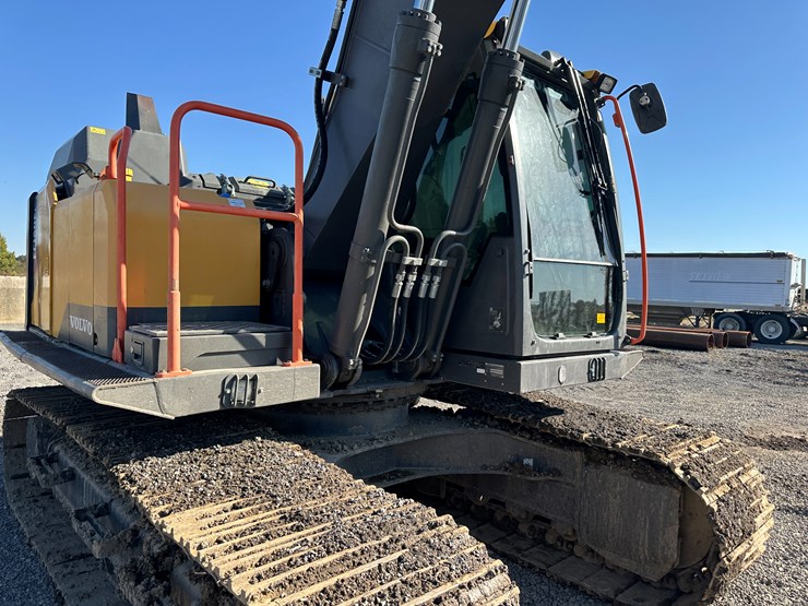 #32824-•-volvo-ec160e-crawler-excavator-w/hydraulic-thumb-image-48