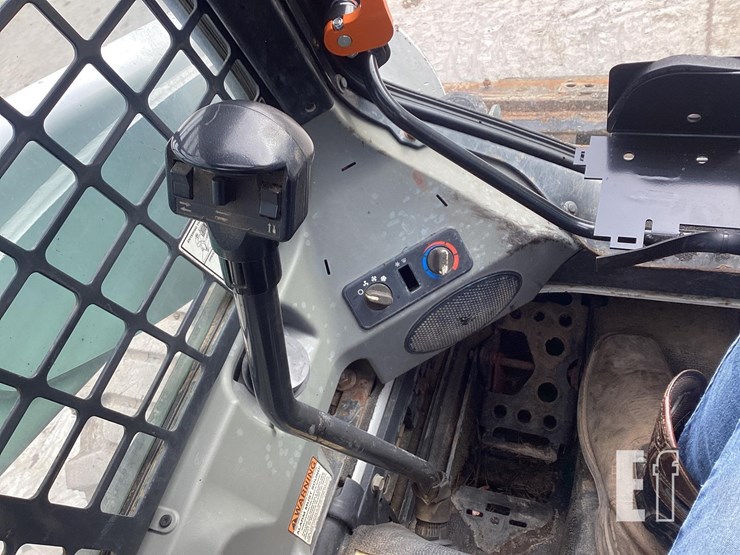 2015-bobcat-s650-image-13