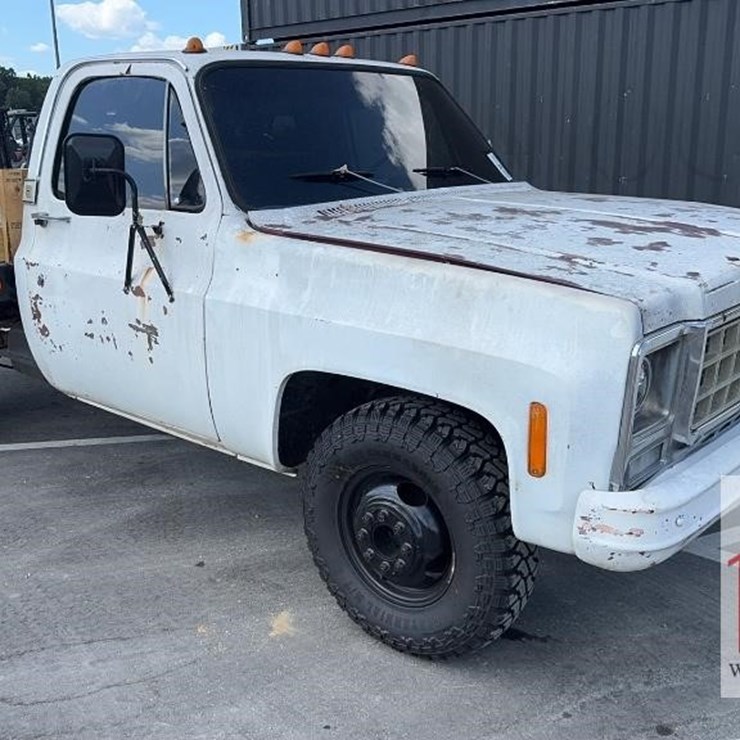 1980 CHEVROLET DUALLY FLATBED