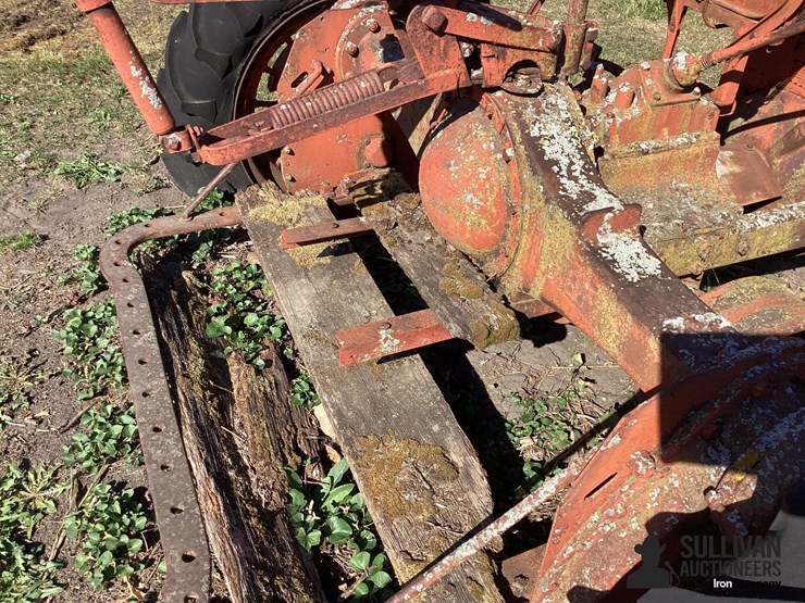 farmall-2wd-tractor-image-15