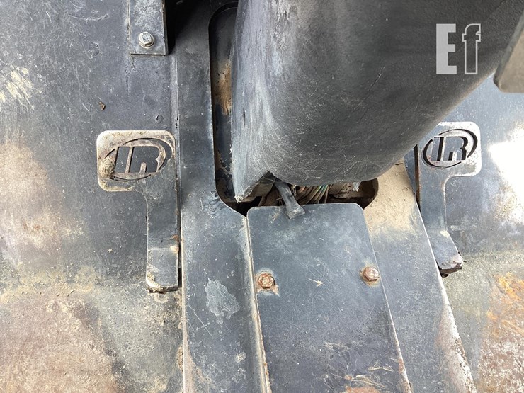 2004-ingersoll-rand-dd138hfa-image-16