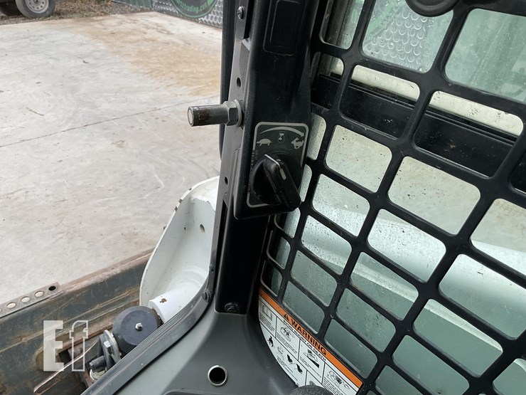 2021-bobcat-t740-image-15