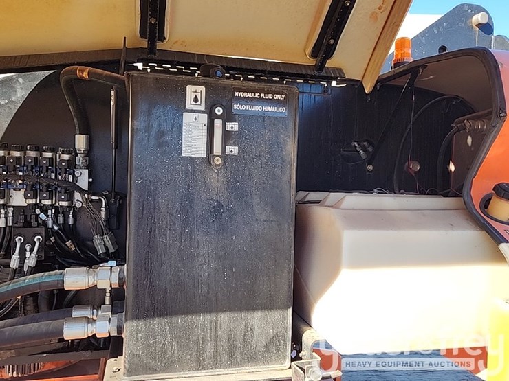 2008-jlg-460sj-image-23