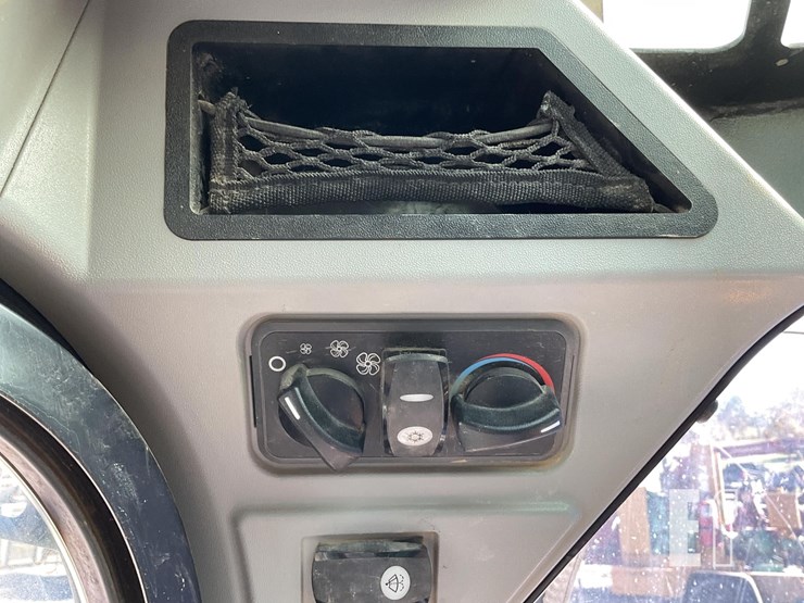 2019-caterpillar-259d-image-17