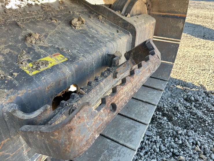 #32825-•-volvo-ec200e-crawler-excavator-image-24