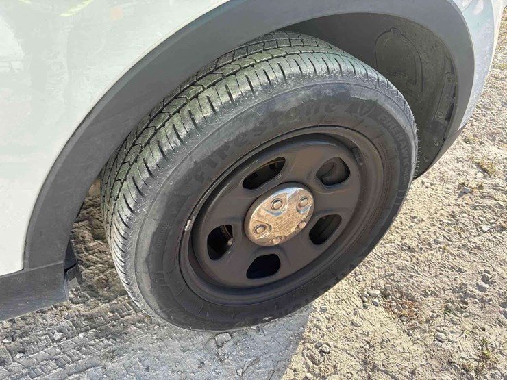 2018-ford-explorer-image-25