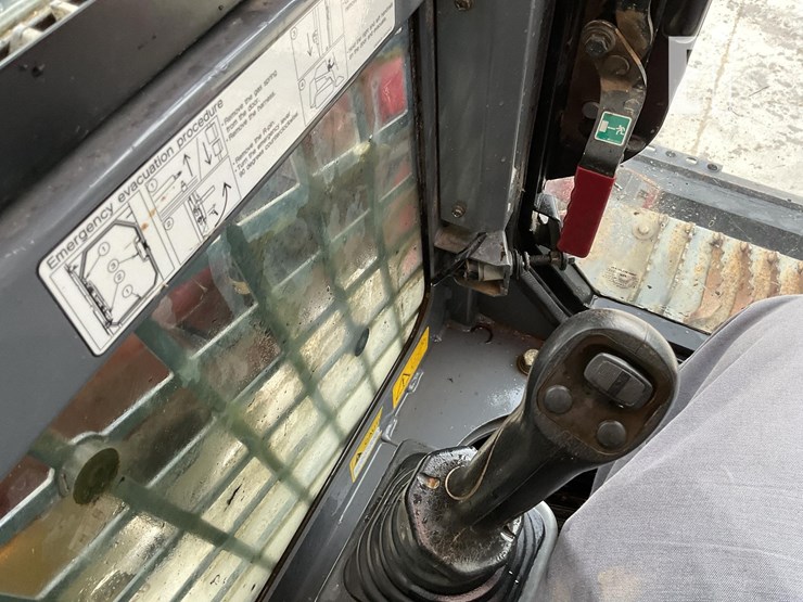 2020-takeuchi-tl6r-image-16