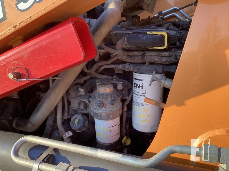 2022-case-580sn-image-14