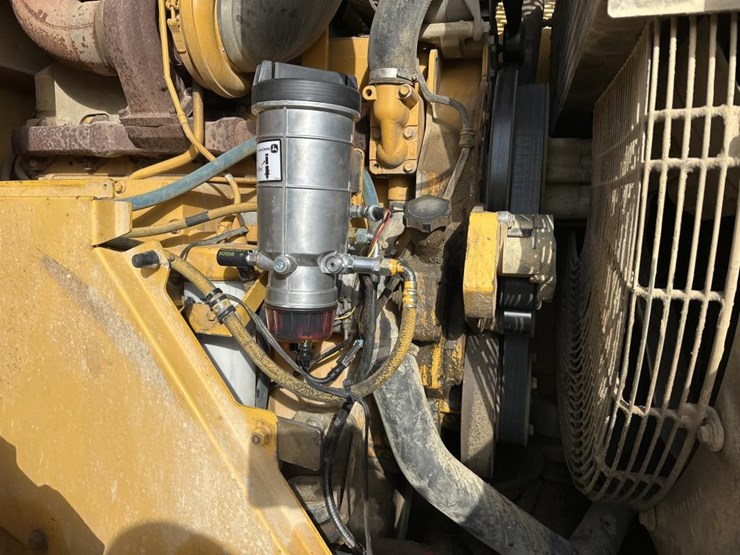 2002-deere-744h-image-29