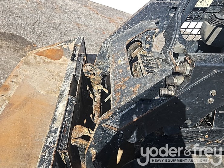 2020-caterpillar-259d3-image-15