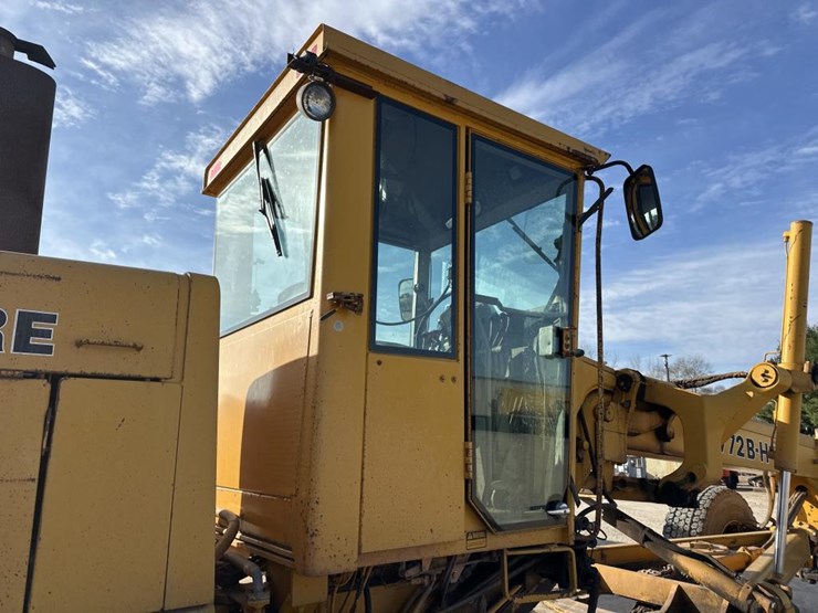 1989-john-deere-6-image-26