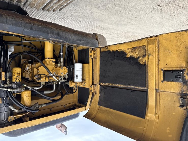 2004-caterpillar-325cl-image-23