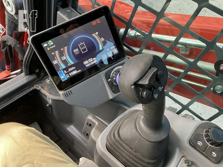 2023-kubota-svl75-3-image-18